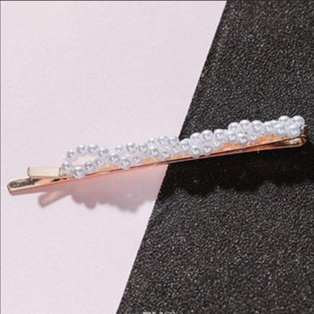 Minimalist Gold Tone Faux Pearl Hair Clip